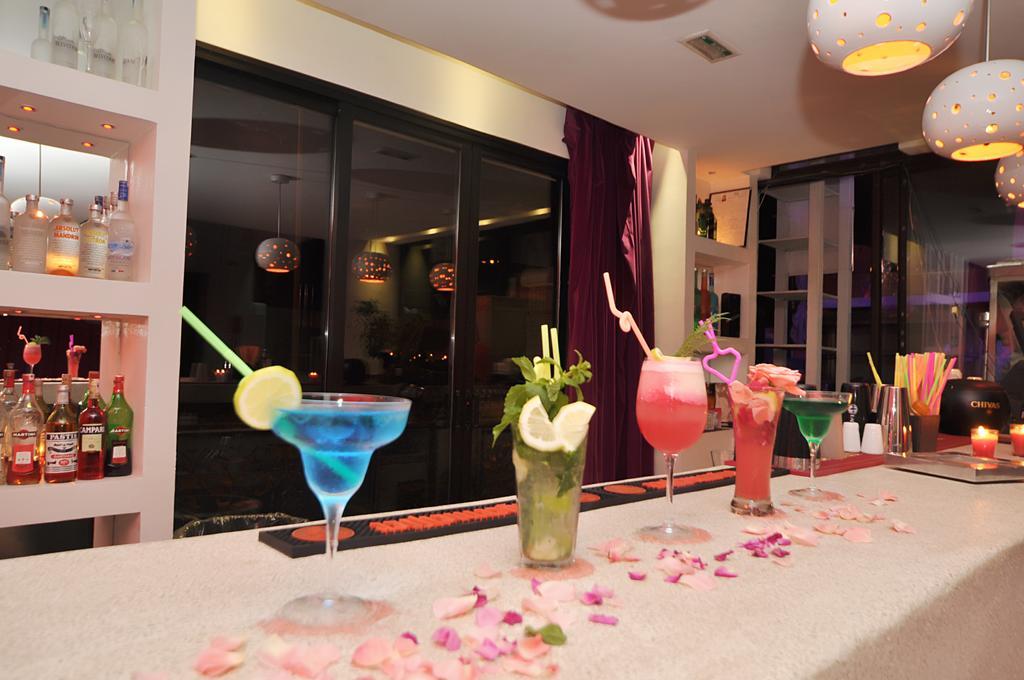 Cesar Resort & Spa Марракеш Экстерьер фото Cocktails at a bar